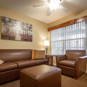Deluxe One-Bedroom Apartment